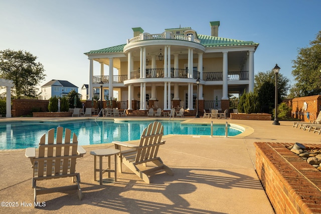 615 Cannonsgate Dr, Newport, NC 28570