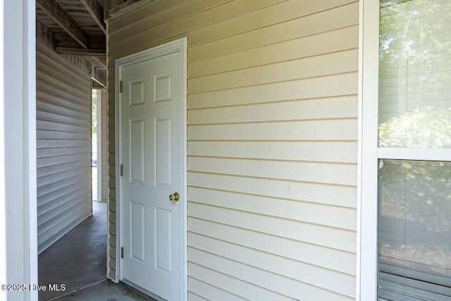 421 Commerce Ave Unit B, Morehead City, NC 28557 - view of doorway to property