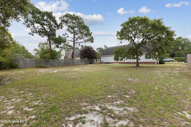 6814 Lipscomb Dr, Wilmington, NC 28412 - view of yard