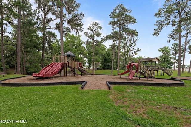 210 Glenburnie Dr, New Bern, NC 28560 - community jungle gym featuring a yard