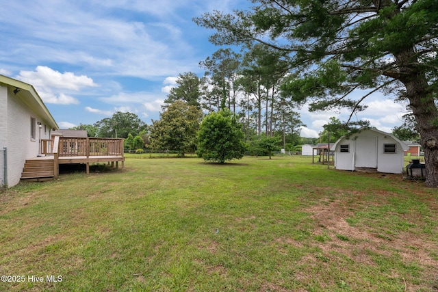 210 Glenburnie Dr, New Bern, NC 28560 - view of yard with a deck