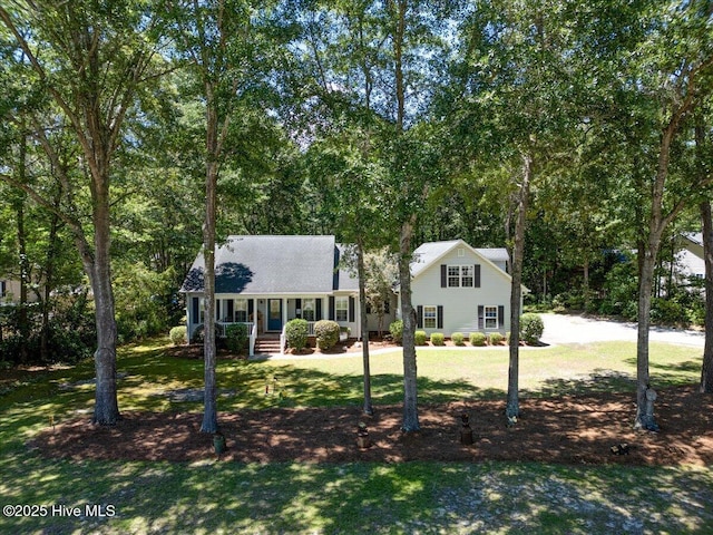 547 Deer Run Rd, New Bern, NC 28562 - view of front facade featuring a front yard and a porch