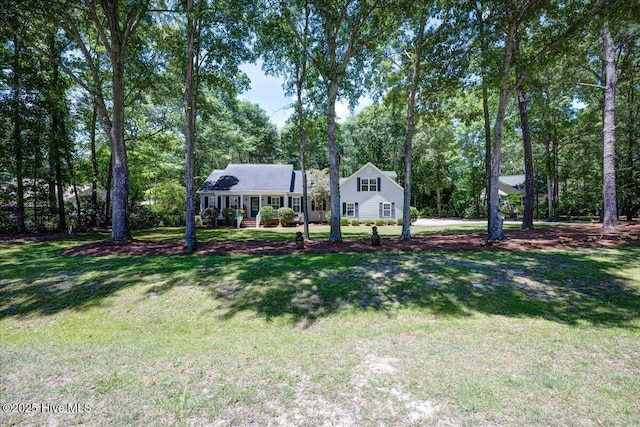 547 Deer Run Rd, New Bern, NC 28562 - view of front of house featuring a front yard and view of wooded area