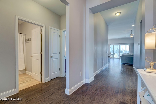 576 Steele Loop, Wilmington, NC 28411 - corridor featuring wood finished floors and baseboards