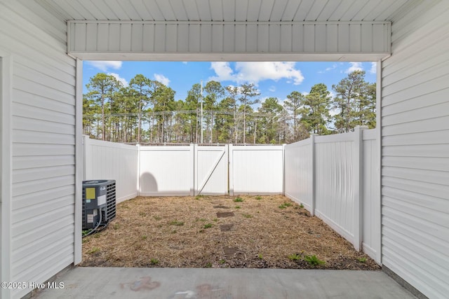 505 Oyster Rock Ln, Sneads Ferry, NC 28460 - fenced backyard featuring cooling unit