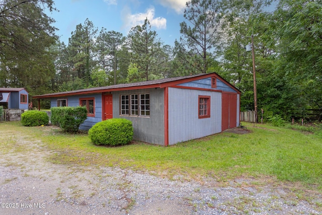 1772 NC-5 Hwy, Aberdeen, NC 28315 - view of front facade featuring view of wooded area