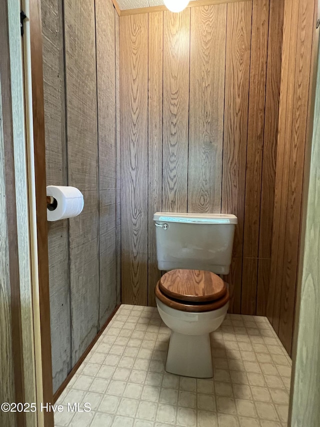 258 Hideaway Rd, Belhaven, NC 27810 - bathroom with toilet