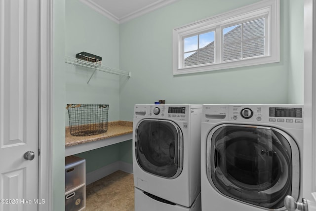 712 Tanbridge Rd, Wilmington, NC 28405 - washroom with crown molding, independent washer and dryer, and baseboards