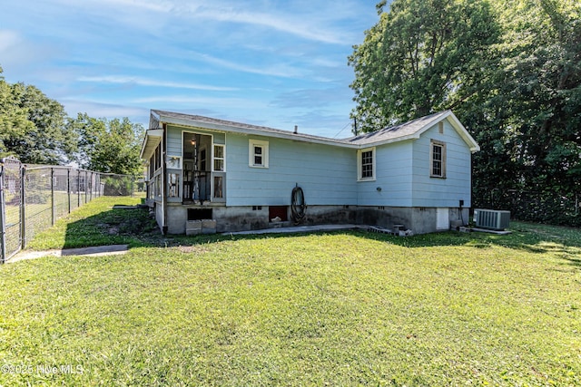 105 Queens Rd, Jacksonville, NC 28540 - view of front facade with cooling unit and crawl space
