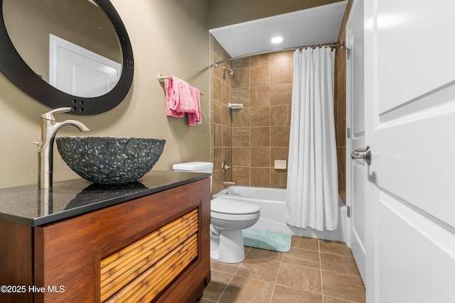 310 White Swan Ct, Wilmington, NC 28412 - hallway with carpet flooring, lofted ceiling, baseboards, and a sink