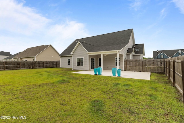 1005 Flounder Run, New Bern, NC 28562 - back of house with a patio area