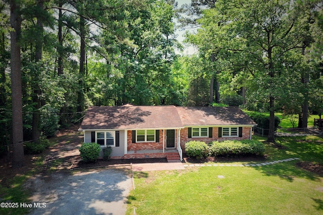 429 Swiss Rd, New Bern, NC 28560 - single story home with brick siding and a front yard