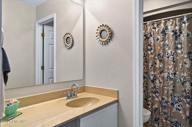 816 Colony Pl Unit D, Sunset Beach, NC 28468 - full bathroom with vanity, toilet, and curtained shower