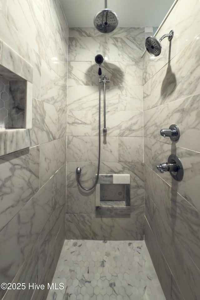 10 Linville Dr, Pinehurst, NC 28374 - bathroom with a tile shower