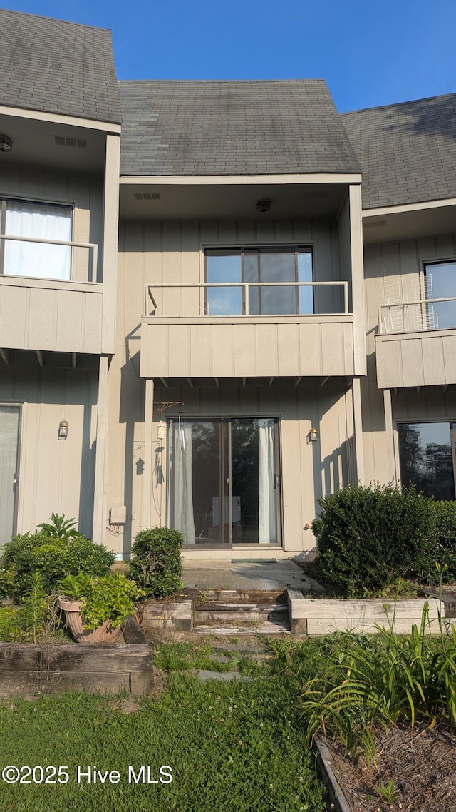 134 Mallards Cv, Vass, NC 28394 - back of property with a balcony