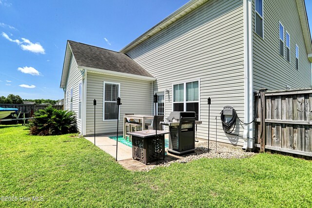 1187 S Brook Rd, Winnabow, NC 28479 - back of property with a patio area