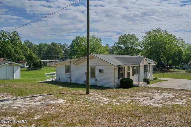 110 Texanna Ln, Raeford, NC 28376 - view of side of home