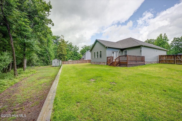 409 Kinnakeet Ln, New Bern, NC 28562 - view of yard featuring a deck
