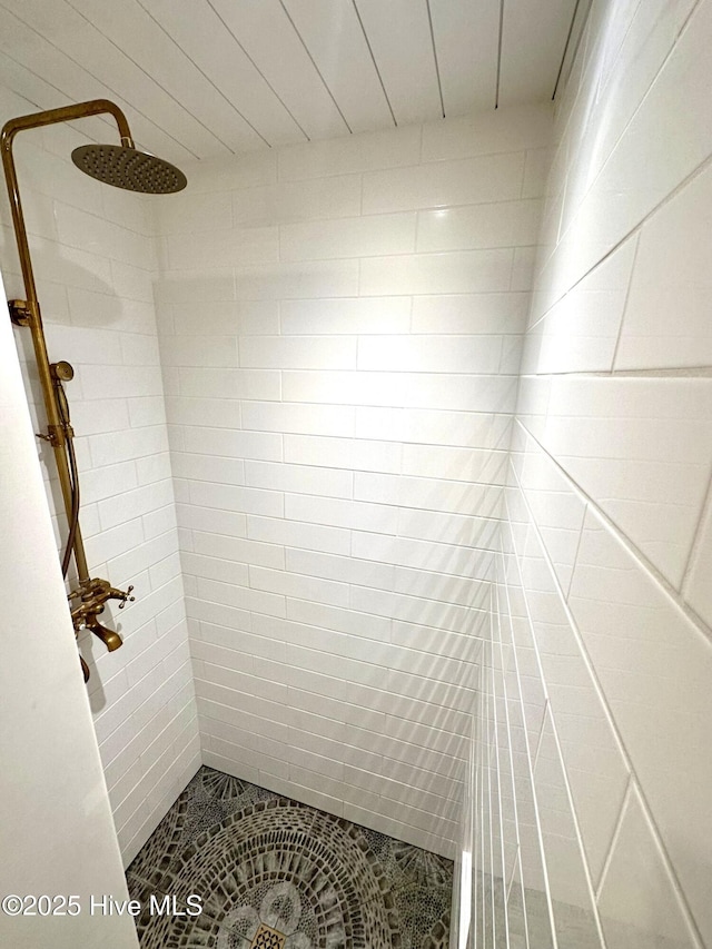 109 Dilworth Rd, Wilmington, NC 28411 - bathroom featuring a tile shower