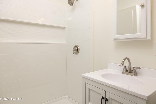 502 Sterlingworth St, Windsor, NC 27983 - bathroom featuring tiled shower and vanity