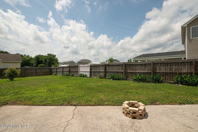 127 Moonstone Ct, Jacksonville, NC 28546 - view of yard with a patio
