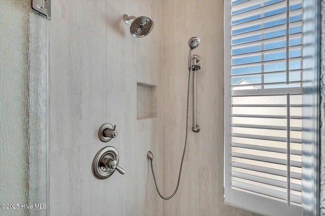 209 S 11th St, Morehead City, NC 28557 - bathroom view of a shower