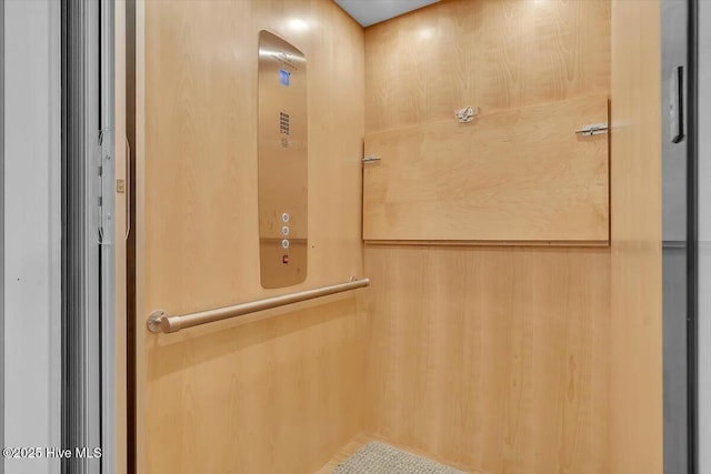 209 S 11th St, Morehead City, NC 28557 - view of elevator