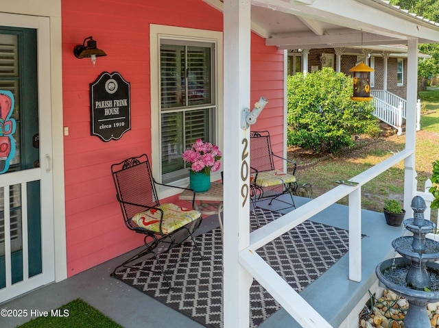 209 W St George St, Southport, NC 28461 - view of covered porch