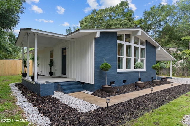 5302 Autumn Dr, Wilmington, NC 28409 - view of front of home with crawl space