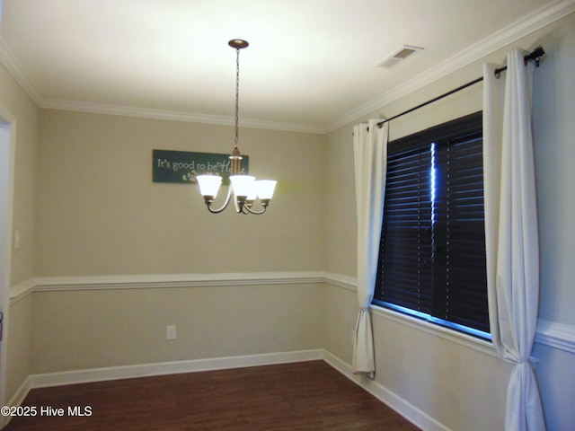 205 Brice Ct, Hubert, NC 28539 - unfurnished room featuring a chandelier, wood finished floors, ornamental molding, and baseboards