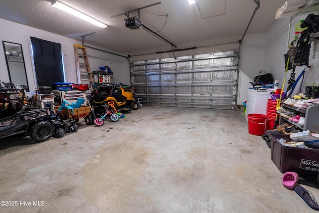 306 Top Knot Rd, Hubert, NC 28539 - garage featuring a garage door opener