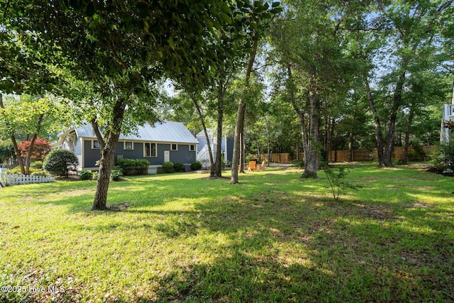 401 Fire Fly Ln, Southport, NC 28461 - view of yard