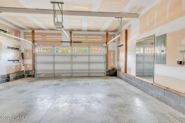 472 Landsdowne Cir, Hampstead, NC 28443 - garage featuring electric panel