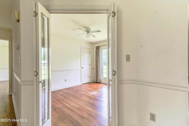 103 Loblolly Dr, Plymouth, NC 27962 - entrance foyer with wood finished floors, a ceiling fan, and crown molding