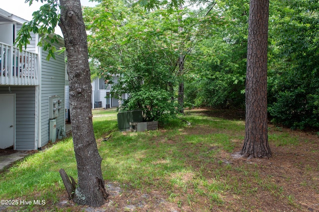 2525 Flint Dr, Wilmington, NC 28401 - view of yard with a balcony