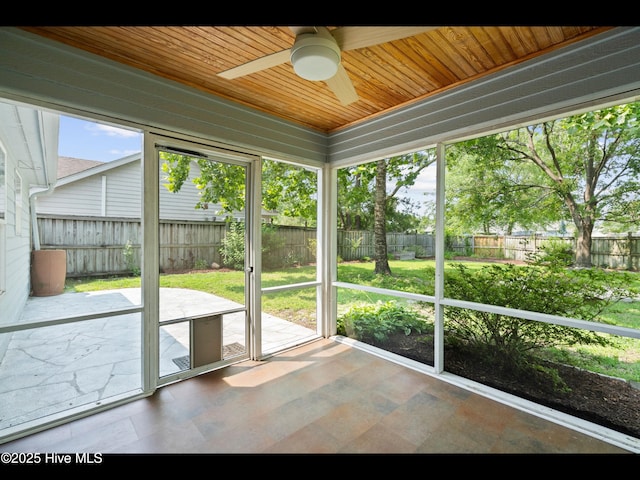 406 Endicott Ct, Wilmington, NC 28411 - unfurnished sunroom featuring ceiling fan