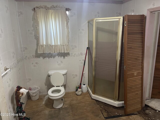 136 Avoca Farm Rd, Merry Hill, NC 27957 - bathroom with a shower stall, toilet, and tile walls