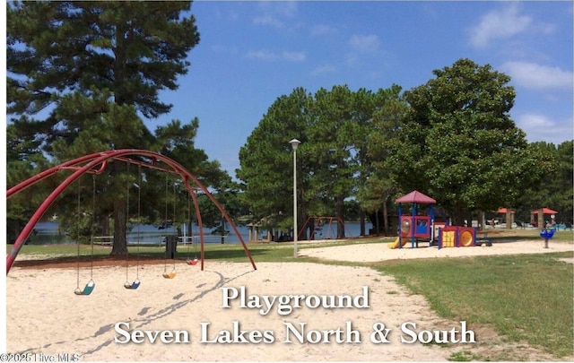 103 Sandspur Ln, West End, NC 27376 - view of communal playground