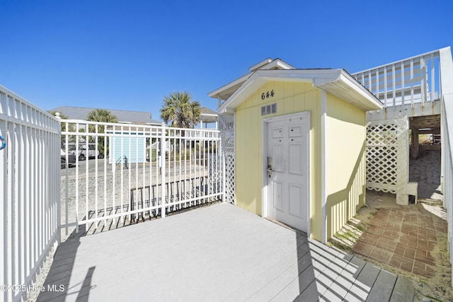 632 Settlers Ln, Kure Beach, NC 28449 - entrance to property featuring a deck