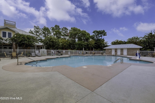 6003 Mount Carmel Parke, Wilmington, NC 28412 - community pool with a patio