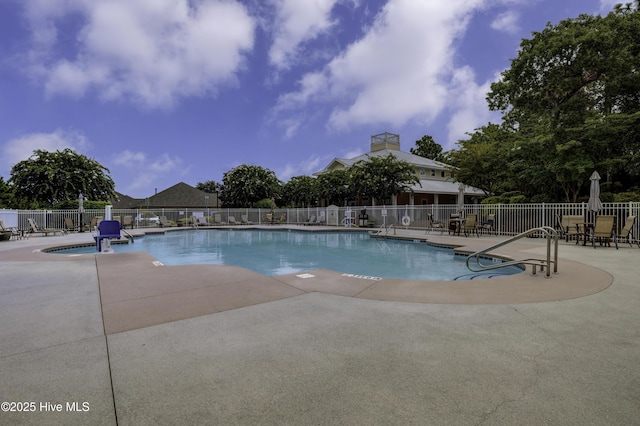 6003 Mount Carmel Parke, Wilmington, NC 28412 - community pool with a patio area