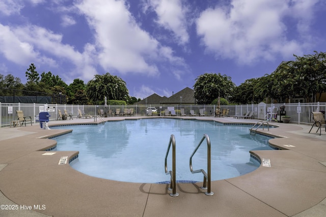 6003 Mount Carmel Parke, Wilmington, NC 28412 - community pool with a patio area