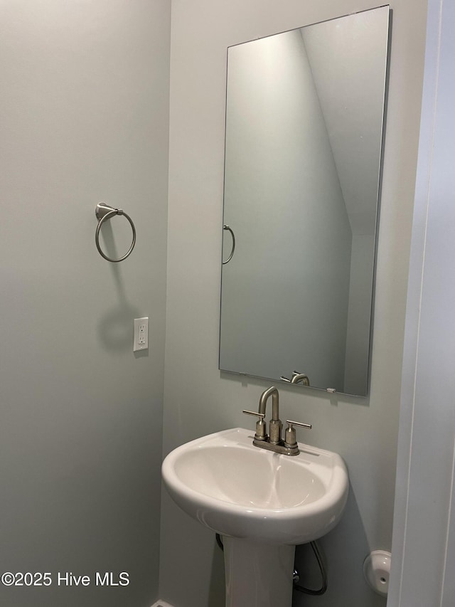 332 Starfish Ln, Sneads Ferry, NC 28460 - bathroom featuring a sink