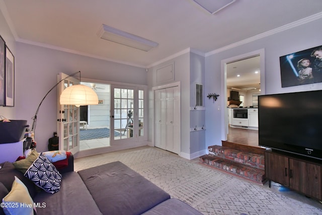 114 Lansdowne Rd, Wilmington, NC 28409 - living area with crown molding and baseboards