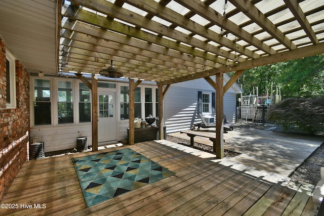 114 Lansdowne Rd, Wilmington, NC 28409 - deck with a pergola