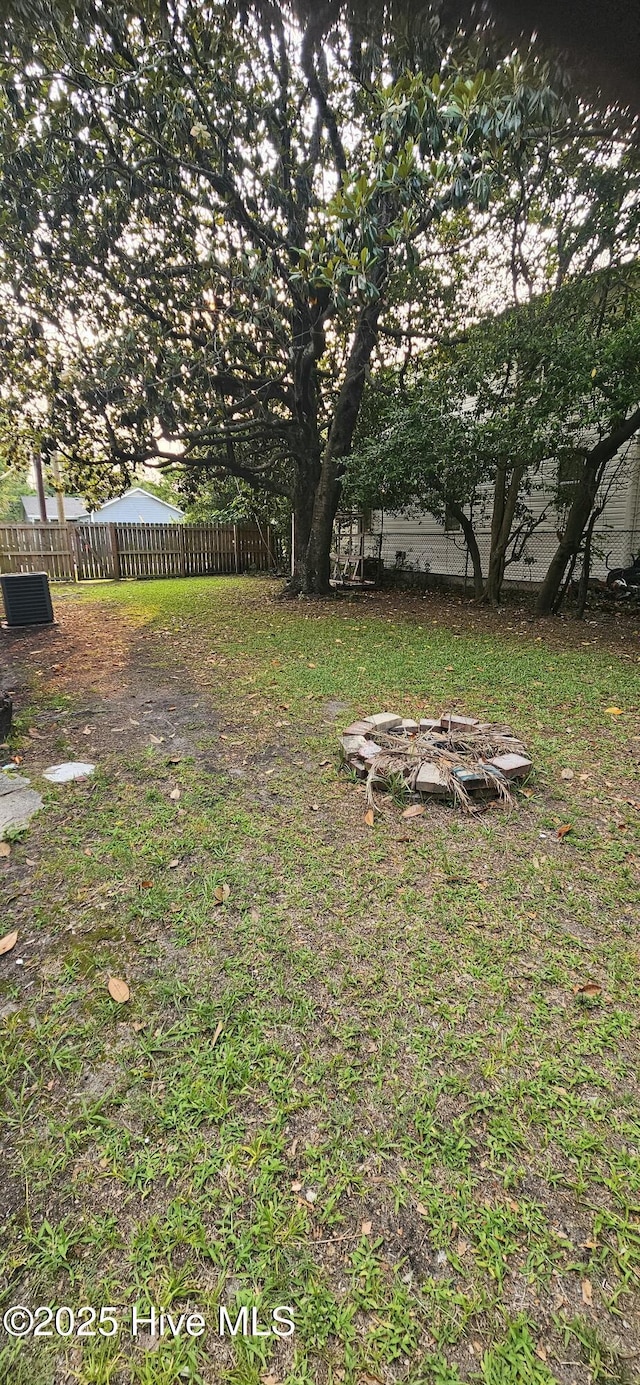 1205 S 7th St, Wilmington, NC 28401 - view of yard