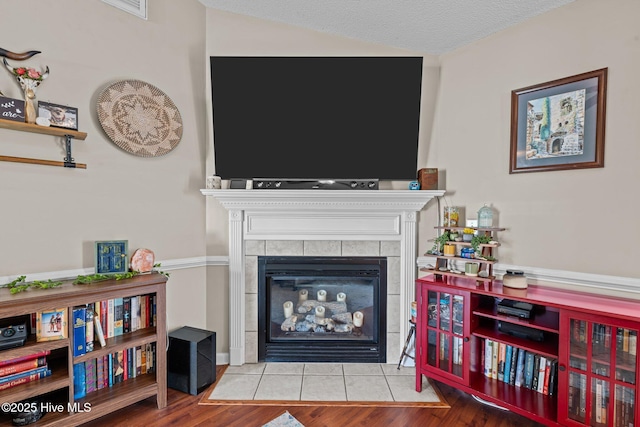 302 Fairmount Way, New Bern, NC 28562 - detailed view of a tile fireplace and wood finished floors