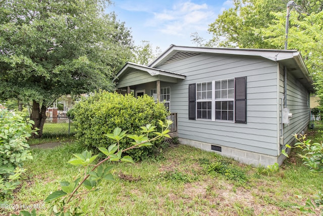 117 S 13th St, Wilmington, NC 28401 - view of side of home with crawl space