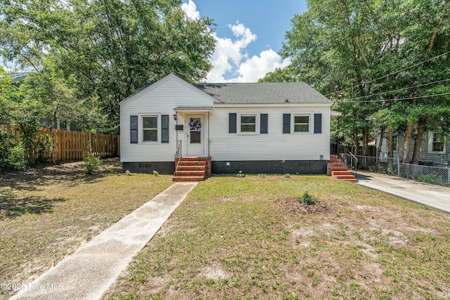 613 Morningside Dr, Wilmington, NC 28401 - bungalow-style house with crawl space and a shingled roof