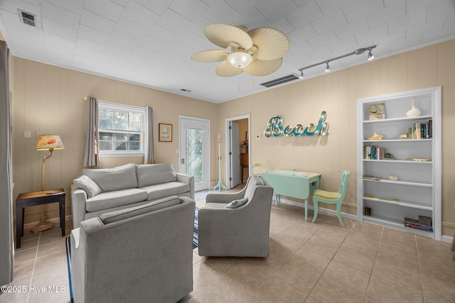 215C Battleground Ave, New Bern, NC 28560 - tiled living area with track lighting and a ceiling fan